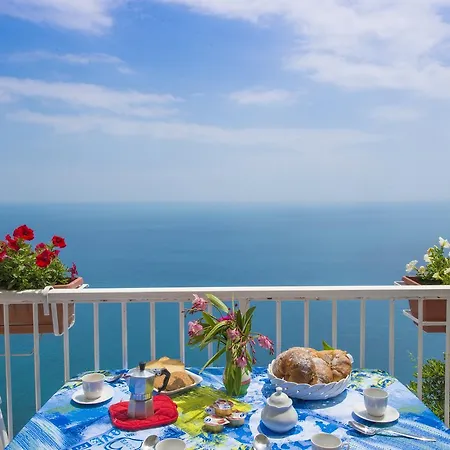 Fragola Apartment